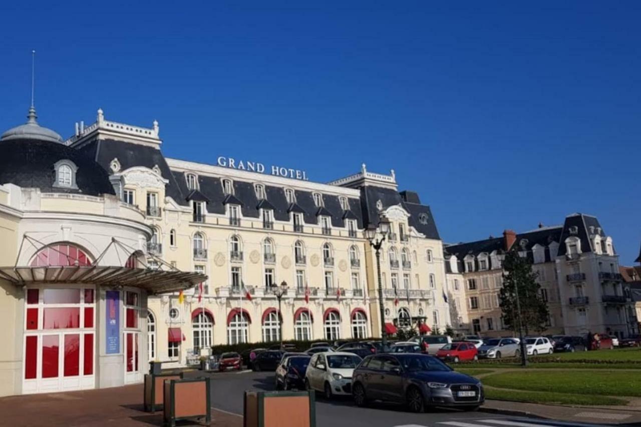 Port-Guillaume, résidence de vacances avec mer&piscine Dives-sur-Mer Extérieur photo